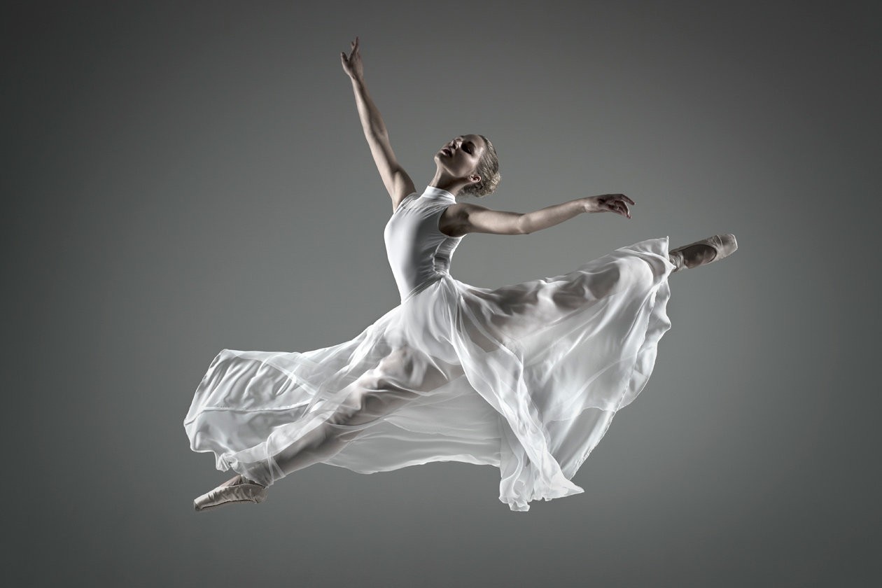 ballet dancer jumping 437